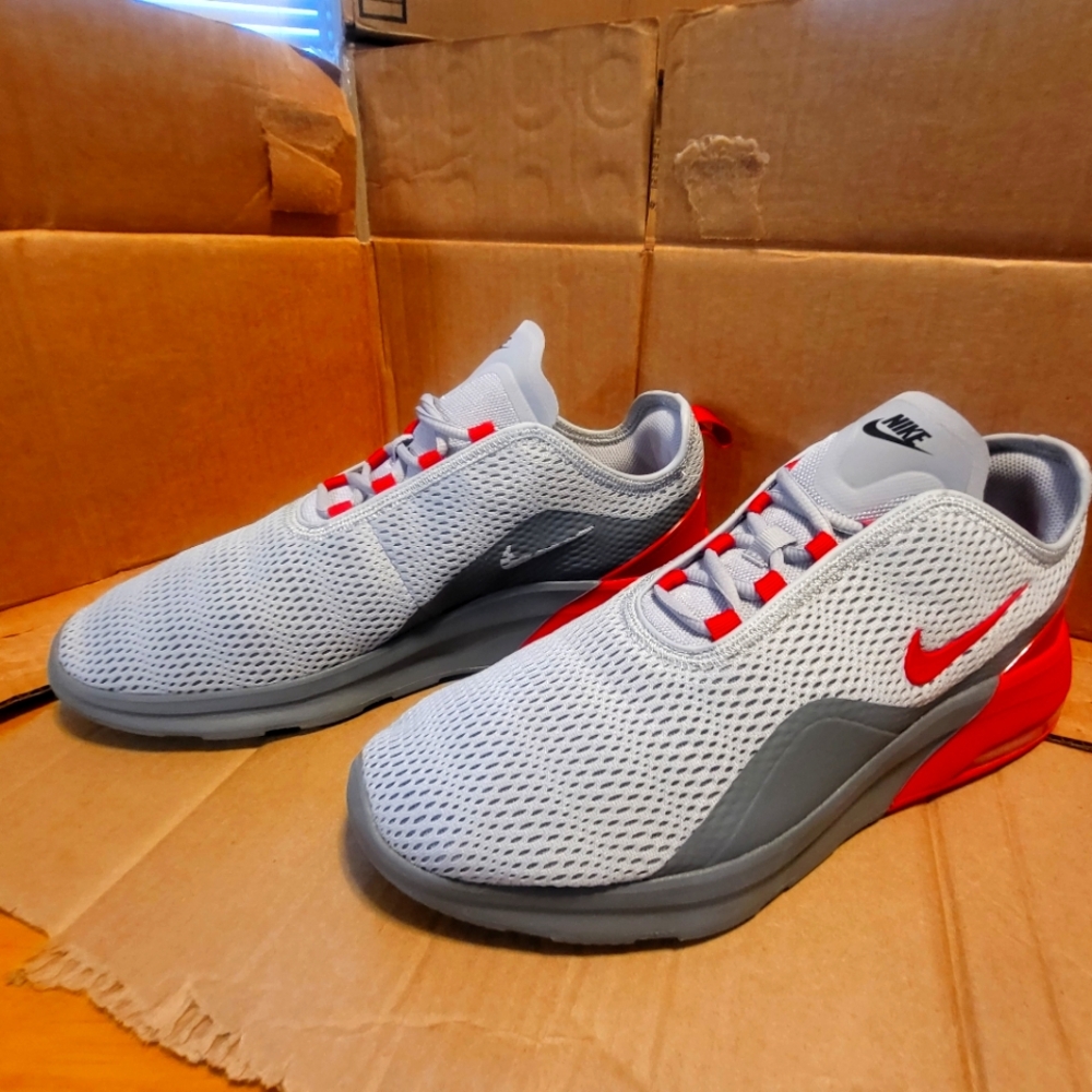 Men's Nikes size 12